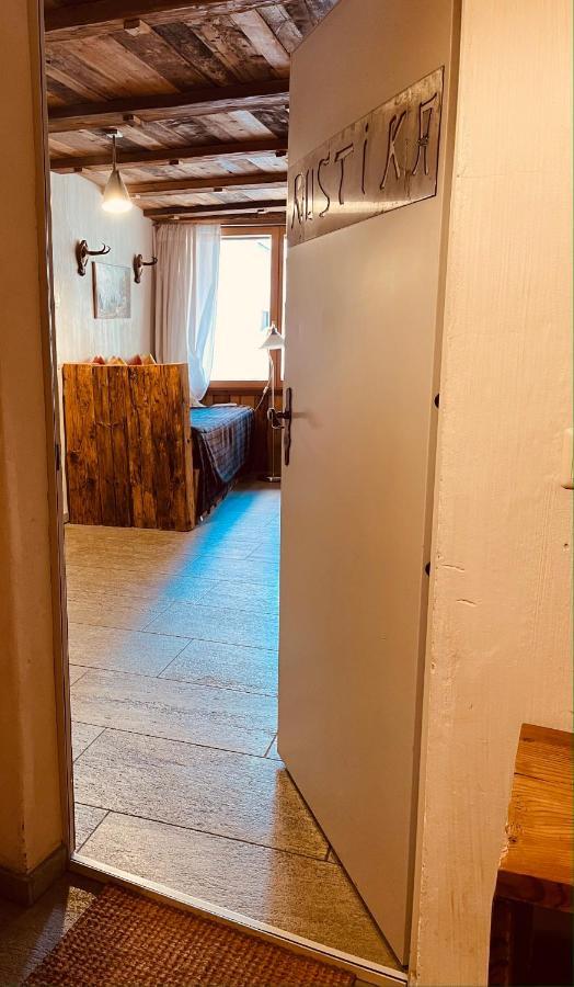 Chasa Engadina Appartement Sent Buitenkant foto